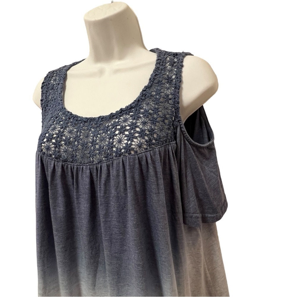 UMGEE Women’s Blue Ombré Cold Shoulder Crocheted Collar Top, Size Small - Picture 4 of 12